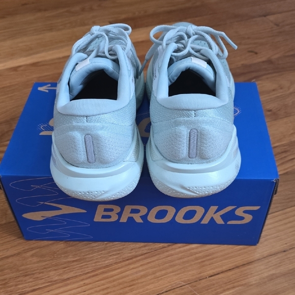 Brooks Adrenaline GTS 24 Cloud Blue Athletic Shoes - Picture 4 of 11